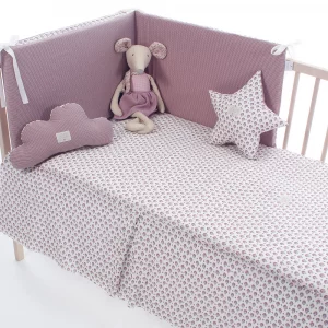 Colcha Y Protector Uzturre Flora Rosa Malva Para Cuna 60X120