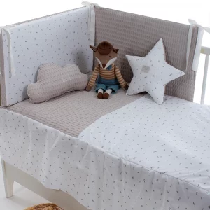 Colcha Y Protector Uzturre Renata Beige Taupe Para Cuna 60X120